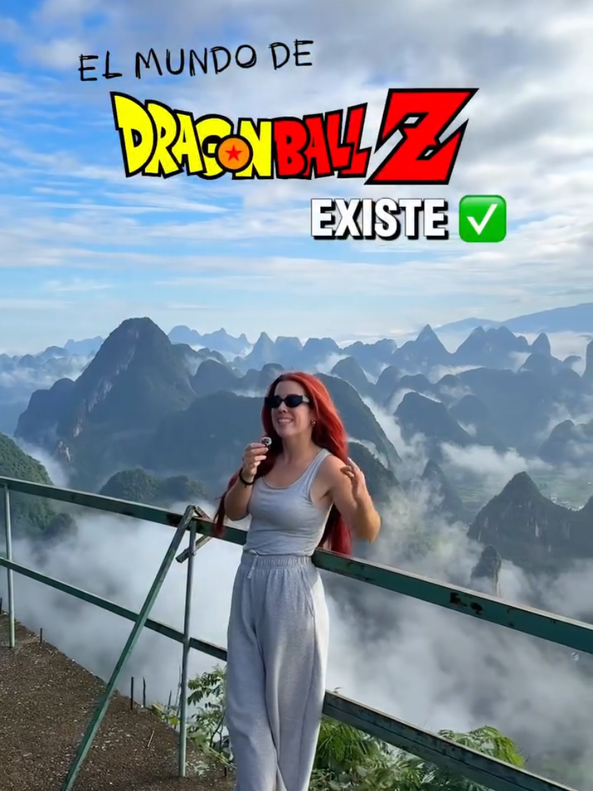 🤩 El mundo de Dragon Ball existe!!! 🐉😯 • Y es probablemente el paisaje más increíble de China, y también el más alucinante que hemos visto nunca 🥹 Ya sabéis que nuestra ruta por China estuvo llena de sitios espectaculares, pero creemos que que este se lleva el Top 1 😍 • Subir a lo alto de una montaña y ver cómo va saliendo el sol con una infinidad de montañas a tus pies es algo que no vamos a olvidar nunca 🥹 así que en este vídeo queríamos enseñároslo y también aprovechar para contaros un par de curiosidades sobre Dragon Ball ☺️ • Envíaselo a es@ amig@ al que sabes que le va a interesar 😜 Y cuéntanos si te gustaría visitar Guilin!  • #viajes #china #boladedragon #dragonball #guilin 