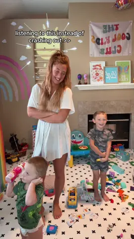 The way he joined me no question 🤣…#MomsofTikTok #momlife #momtok #motherhood #fyp #foryou #foryoupage #sahm #crashout #relatable #kidsoftiktok #parents #parentsoftiktok 