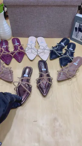 KEBURU KEHABISAN LAGI WOY🫵🏻😭#sandalwanita #Gajiansale #promoguncang88 #sandalflatshoes #sandalteplek 