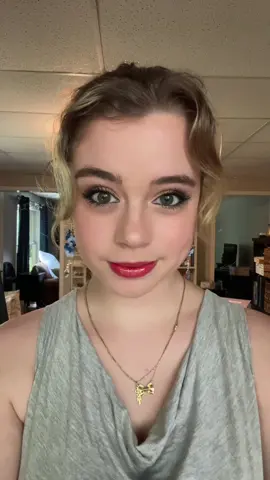 Red lip and black eyeliner is the best combo