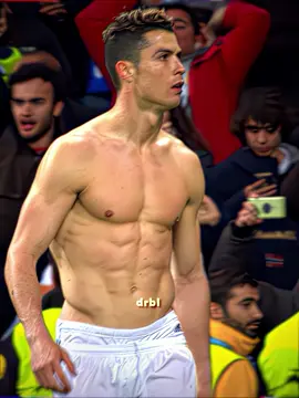 Waka waka 💃💃 // . . #ronaldo #christianoronaldo #smooth #handsome #blowthisupforme 