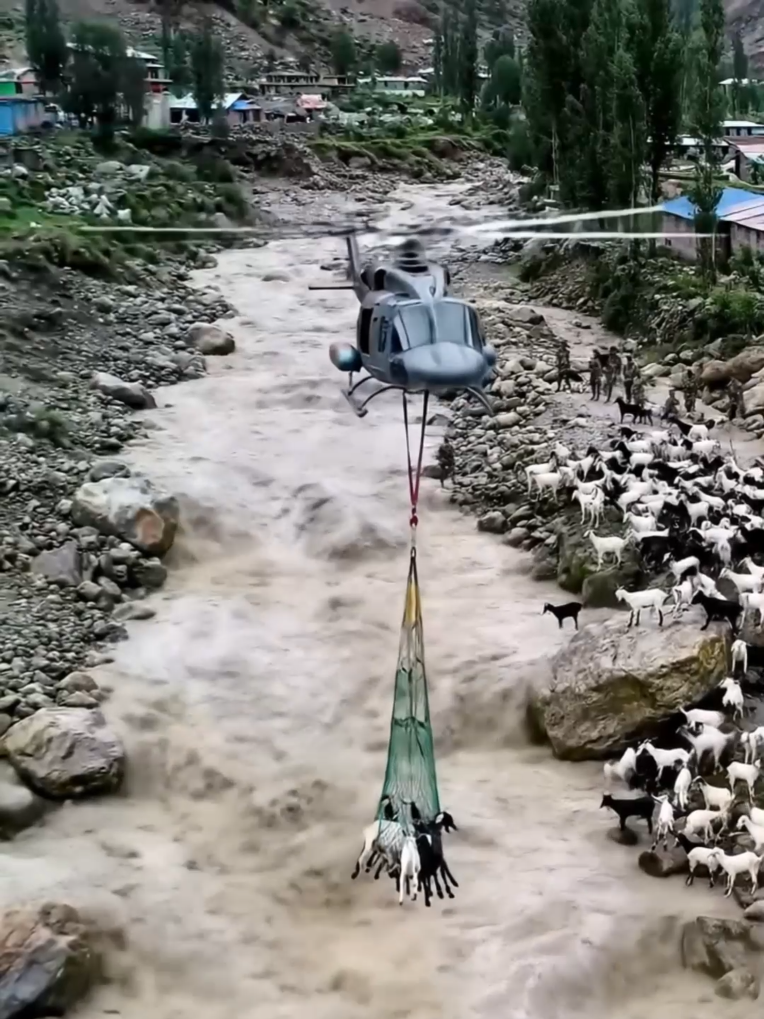 flood🌨️🤲 #foryoupage❤️❤️ #tiktok #viral #flood #onemillion #ai