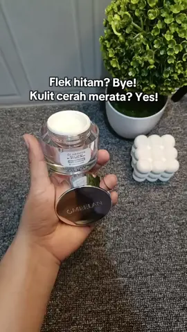 Flek hitam hilang, wajah cerah merata 💛 Glabridin Brightening Gold Cream siap jadi solusi kulitmu. Klik keranjang sekarang 🛒✨#gmeelan #gmeelanindo #nightcream #fyp 
