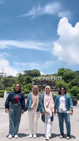 Kawan itu pilihan hati,pakaian itu pilihan diri.Dua-duanya bukan untuk kamu hakimi. • Ada yang bajunya longgar, tapi hatinya sempit. Ada yang bajunya ketat, tapi hatinya lapang. Jangan cepat menilai, kerana bukan semua yang indah itu benar, dan bukan semua yang kau sangka ‘buruk’, itu salah. #fyppppppppppppppppppppppp #songkhla #hatyaithailand🇹🇭 #fyppppppppppppppppppppppp #vacation 