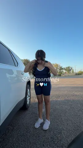 Thank you Lord for slowing me down 🤍✨ #slowmorning #weightedvest #morningwalk #momtok #activewear 