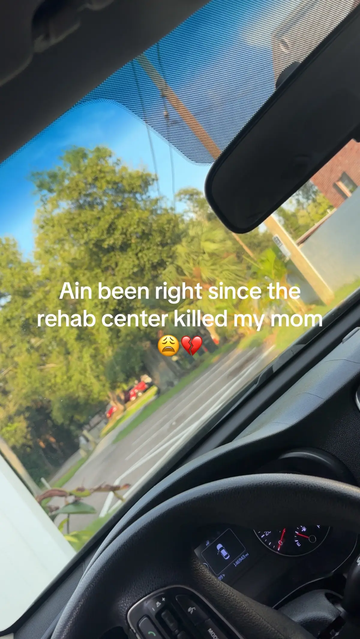 LONGLIVEMYMOMMA💔 my heart is broken I’m so numb 😔🥺🥺🥺 I just wanna be ok again 