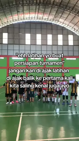 huh tingal itung bulan lagi cuman bisa liat in dekel maen#fypシ゚viral #masukberanda #futsalplayer #lewatberanda 