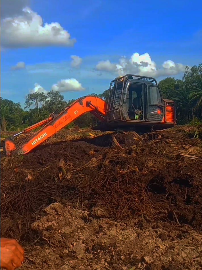 ancur lh dek#fyppppppppppppppppppppppp #alatberatexcavator #helperexcavator #hitachi110 