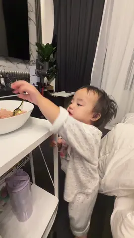 Chingching food is life🤣💕#rosmar #thaliarose #fyp 