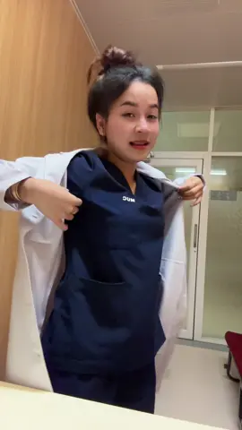 ច្រៀងតាមគេទេណា 😂#កូនអ្នកកំពង់ត្របែក❤️❤️ 