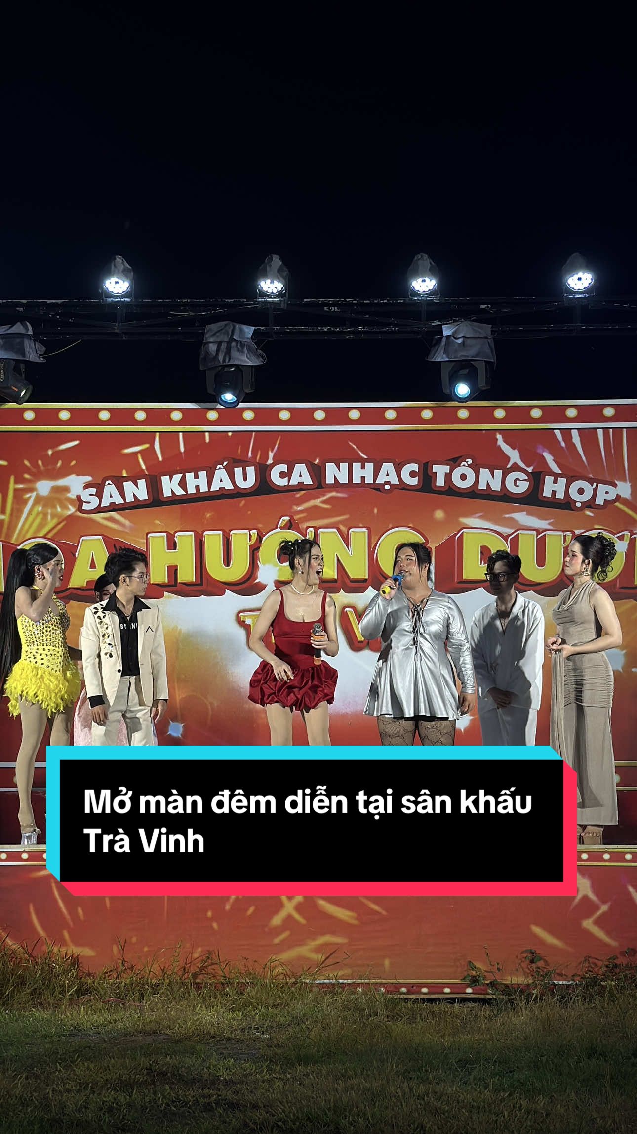 Mở màn đêm diễn tại sân khấu Trà Vinh #doanlotohoahuongduong #lotohoahuongduong #xuhuong #xuhuongtiktok #lotoshow 