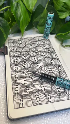 Easy, calming, and fun – the perfect little brain break. Just lines turning into calm. A simple way to slow down and relax. Supplies I use: • Oodles of doodles fountain pen from Stanford Pen Studio • Pencil and blending stump • Moleskine sketchbook #zentangle #doodle #drawing #tutorial #tegning 