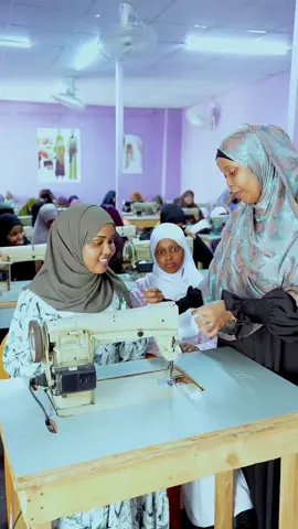 #tiktoksomali #somalitiktok #harqaan #somalifashiondesign #somalidesigners #somaligirls #fashiondesign #naqshadeyntadharka #xirfad #fashiondesign 