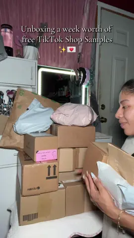 Unboxed with me a week worth of free TikTok shop samples 💌🤗 ##unboxing##fyp##tiktokshopfinds##freesamples##tiktokshop