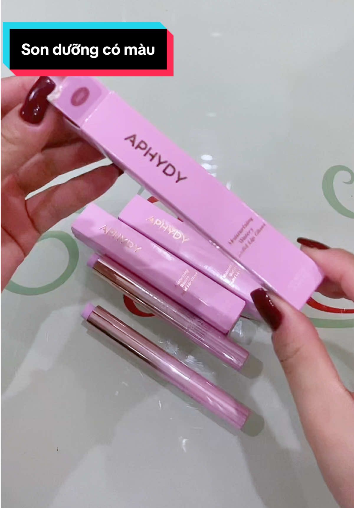 Trả lời @Oanh Mình Dây Son dưỡng Aphydy có màu đẹp lắm  @Ngọc Lanh (Mẹ Cutin)  @Ngọc Lanh (Mẹ Cutin)  @Ngọc Lanh (Mẹ Cutin)  #sonmoi #sonduongmoi #sonbong #ngoclanhmecutin #xuhướng 