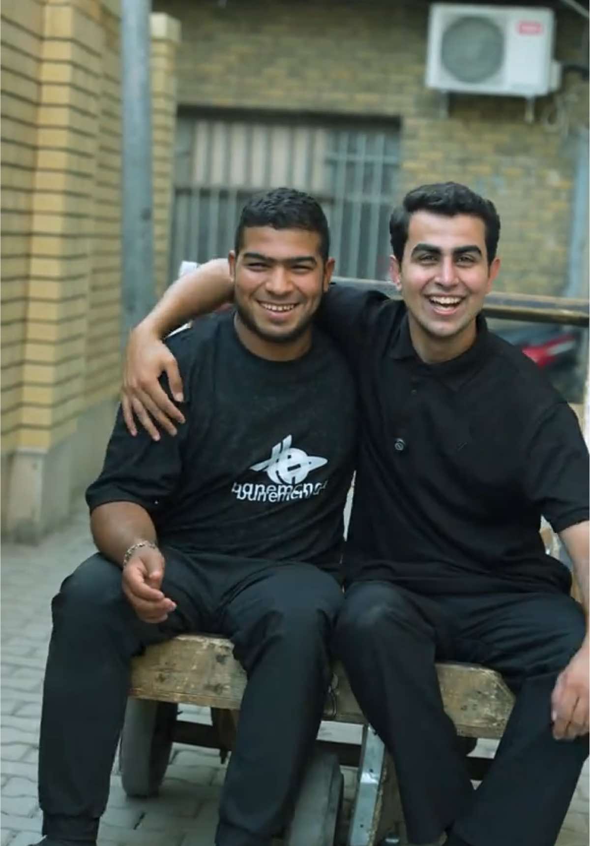 محمد، هو واحد من الالاف الضحايا بالعراق ، سوي فولو ♥️