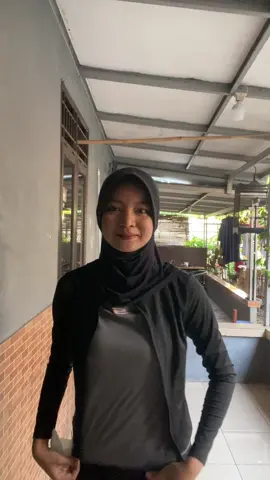 untung aku 18tahun🥱