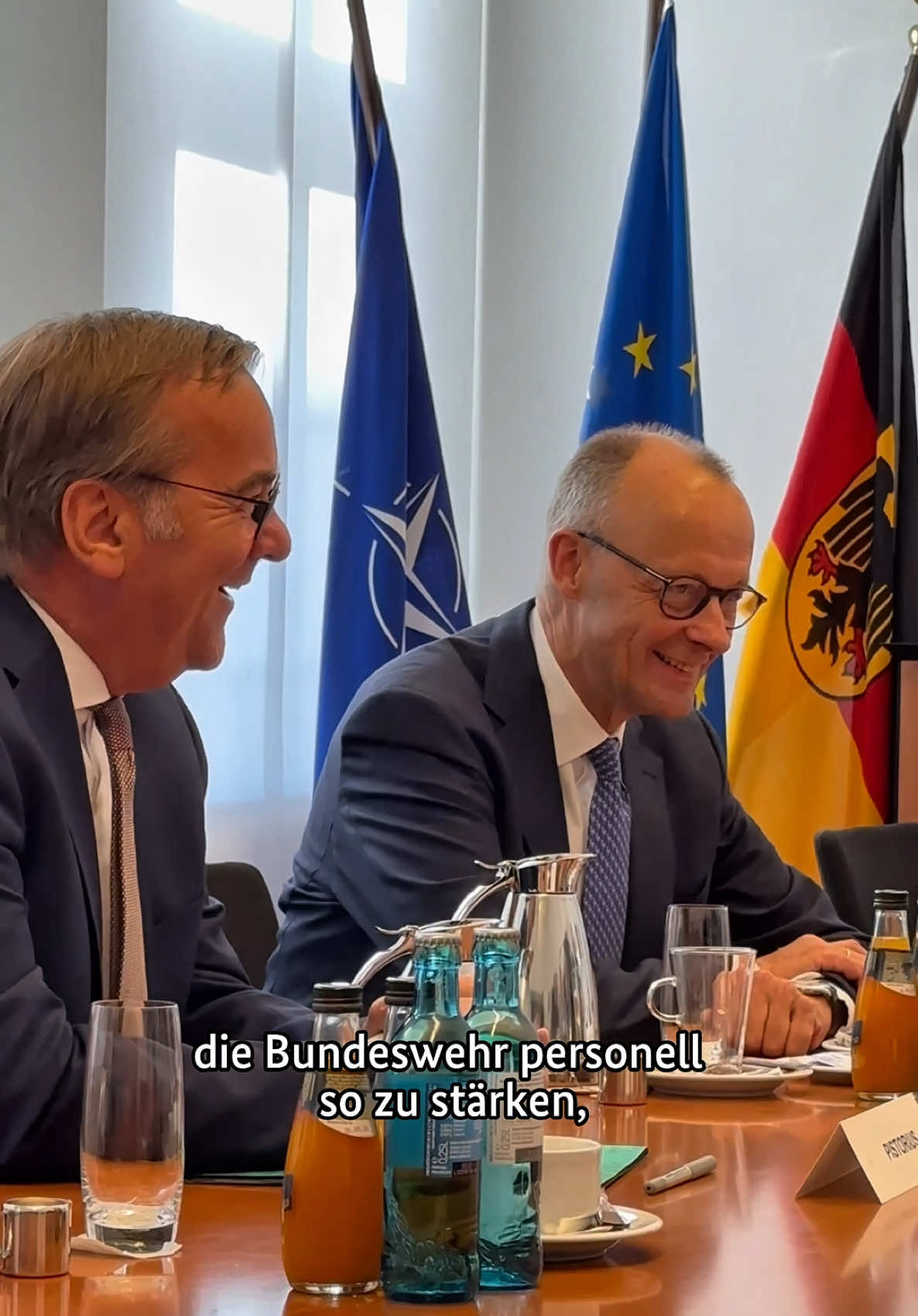 Sicherheit steht in dieser Regierung ganz weit oben auf der Agenda. Deswegen haben wir heute im Sicherheitskabinett mehrere Gesetze zur Stärkung der Verteidigungsfähigkeit unserer Gesellschaft auf den Weg gebracht.  #Bundeskanzler #FriedrichMerz