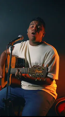 Só Ele é digno! 🙌🏾 Que, ao ouvir esse cover de “Digno de Tudo”, você seja tocado pela presença de Deus e se una a essa adoração sincera e profunda. ❤️‍🔥 Saiu agora o vídeo completo no canal! 🎧 Ouça com o coração aberto. 🙏🏾 Adore com intensidade. 🔥 Que a presença de Deus encha sua vida! #louvor #adoração #jovenscristãos #jovensadoradores #cover   