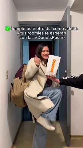 Nada mejor que volver de trabajar y que tus roomies ya tengan el postre listo 🙌🍩 Gracias por esperarme con las #DonutsPostre, porque sin @Dunkin Perú yo ya me habría mudado 😂😜 #fyp #fy #paratiiiii #trend 