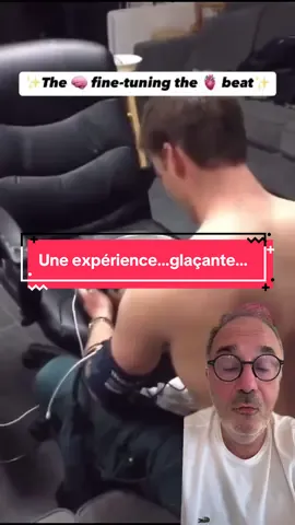 Une expérience…glaçante… quand on plonge la tête dans de l’eau glacée, la fréquence cardiaque diminue beaucoup. Ça permet aux organes de consommer moins d’oxygène et ça augmente le temps de survie en apnée chez les mammifères marins comme les dauphins ou les phoques . #apprendresurtiktok #medecine #bizarre #cardio #coeur  