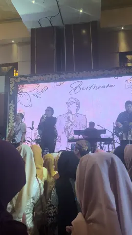 #rizkyfebian  #bermuara  #rizkyfebianmahalini #jogja 