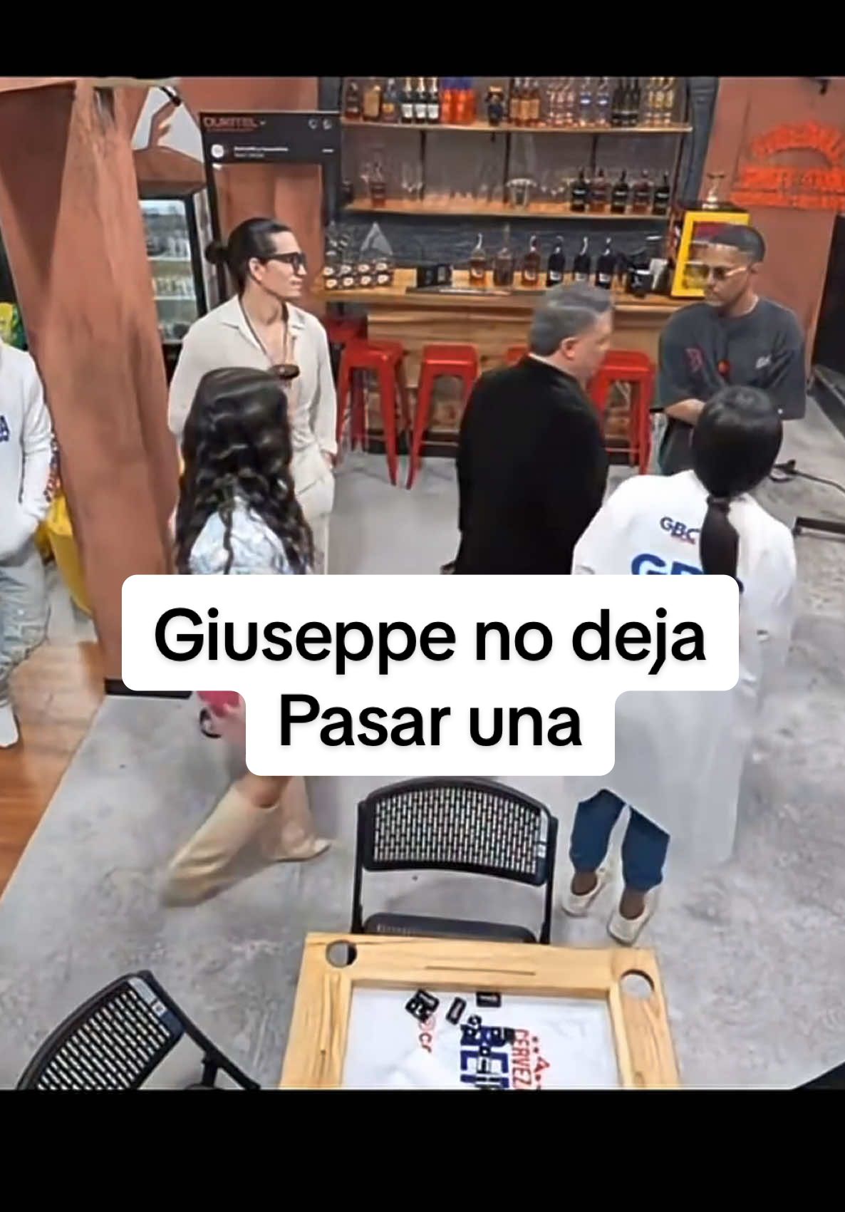 Giuseppe no deja Pasar una🤣 #creatorsearchinsights #lacasadealofoke #casaalofoke #dominicanos🇩🇴 #casadealofokechisme 