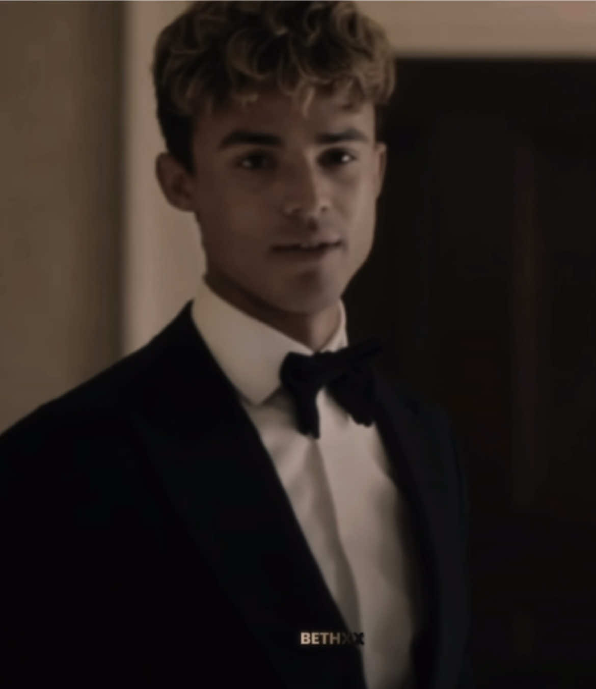 Him in that suit does things to me 🙈 #nickleisterlondon #myfaultlondon #matthewbroome #fyp #haunted 