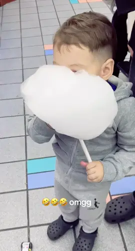 🤣 when you can’t bite it, tear it ✌🏻