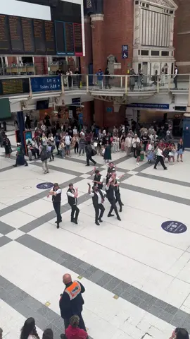 POV: You’re waiting for your train and suddenly a Gabriela flashmob drops 👀💃🏼💼 @KATSEYE #katseye #gabriela #fyp 