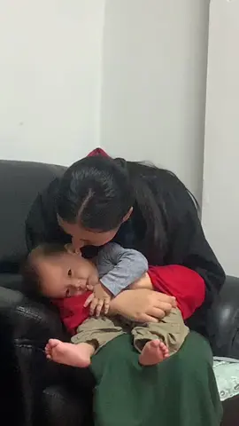 The happiest moment of the day 🥰 when his sister finally got home after school. nothing beats that happiness! @𝐒𝐤𝐲 