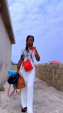 Vos bandoulières sont disponibles ‪+228 71 57 34 84‬ … l’unité est à 6mill fr 