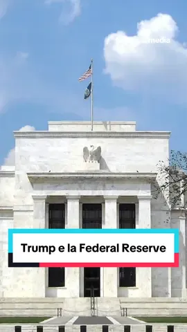 Il presidente Donald Trump continua a cercare un modo per controllare la Federal Reserve, la banca centrale degli Stati Uniti. Da tempo Trump minaccia di licenziare il presidente della Fed Jerome Powell, che rifiuta di abbassare i tassi di interesse, e ora ha pubblicato su Truth una lettera in cui licenzia, anche se non ne ha il potere, la governatrice Lisa Cook, membro del Consiglio dei governatori della Fed. #notizie #attualità #news #perte