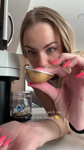 New house & new coffee cup !! #coffeemorningvibes #latterecipe #lattetutorial #morningcoffeeroutine 