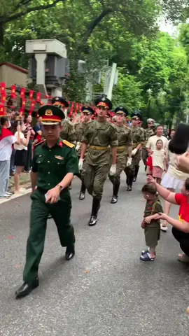 ngày diễu binh càng gần, ngày xa mấy ảnh cũm gần luôn. Chưa gì đã bị lụy gòi #quandoiNga🇷🇺 #dieubinhVietNam🇻🇳 