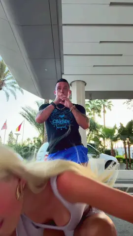 i had no clue what the lyrics are at the end 😂😂#blowupmyphone #foryoupage #cyprus #doododoo 