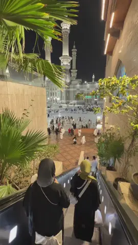 ربنا أكرمنا السنة اللي فاتت اننا كنا في مكة ليلة النصف من شعبان، فاللهم تقبل و اكتب لنا العودة دائماً يارب🤍🌿 #مكة#المدينة#النصف_من_شعبان#عمرة⁩