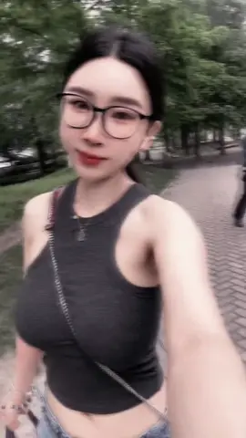 #放慢脚步 直播表演喷水🐳