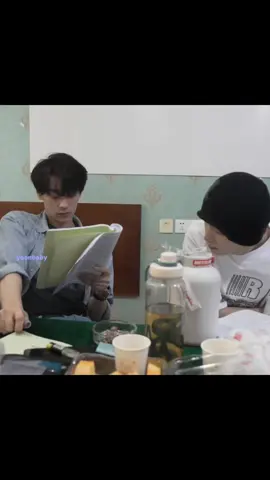 It's sure that he is fallen in love since Day 1 Day 1 မှာမြင်ချင်းချစ်သွားတာကြိမ်းသေတယ်တကယ် #revengedlove #chicheng #wuseowei #ziyu #tianxining 