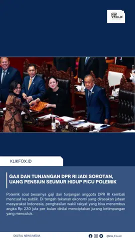Polemik soal besarnya gaji dan tunjangan anggota DPR RI kembali mencuat ke publik. Di tengah tekanan ekonomi yang dirasakan jutaan masyarakat Indonesia, penghasilan wakil rakyat yang bisa menembus angka Rp 230 juta per bulan dinilai menciptakan jurang ketimpangan yang mencolok. Salah satu komponen yang paling banyak menuai kritik adalah tunjangan perumahan yang mencapai Rp 50 juta per bulan. Tak hanya itu, keistimewaan lain yang dimiliki anggota DPR RI adalah hak atas uang pensiun seumur hidup, meski masa jabatan mereka hanya lima tahun. Uang pensiun tersebut dibayarkan melalui Anggaran Pendapatan dan Belanja Negara (APBN), dan besarannya ditentukan berdasarkan masa jabatan serta gaji pokok yang diatur dalam Peraturan Pemerintah (PP) Nomor 75 Tahun 2000. Besaran ini belum termasuk uang kehormatan dan tunjangan lainnya yang diterima selama menjabat. Meski angka pensiun terlihat kecil dibandingkan total penghasilan bulanan, keberlanjutan pembiayaan dari APBN untuk mantan anggota dewan tetap menjadi sorotan publik. Isu ini memicu perdebatan di ruang publik mengenai keadilan fiskal, transparansi anggaran, dan urgensi reformasi sistem tunjangan pejabat negara. Banyak pihak mendesak agar skema pensiun dan tunjangan DPR RI dievaluasi agar lebih proporsional dan sesuai dengan kondisi ekonomi nasional.