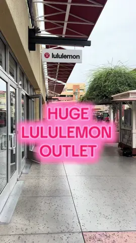 FYI: Vegas just tripled the size of their @lululemon outlet! Soooo many deals to be had! #lululemonoutlet #lululemondeals #momtok 