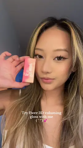 They finally have this at ulta so you know I had to try 😋 what lippie should I try next? @fwee #fwee #fweevoluminggloss #fweelipgloss #kbeauty 