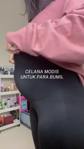 Celana yang minimal bumil punya 1 dehhh.. #celanahamil #celanabumil #bumilcantik #pregnant 