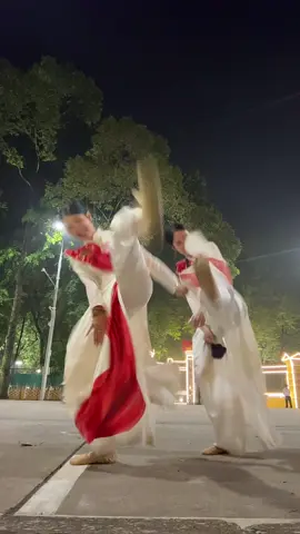 combo điếc nhạc + cô giục lên xe...@thảo phạm tóc dài dc :@LOY 
