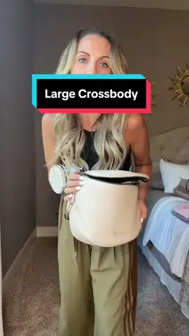 Huge crossbody bag for busy moms who want to be hands free but still have all the things! Who needs a diaper bag when you have a crossbody this big!?!  #crossbody #montanawest #busymom #purse #handsfree 