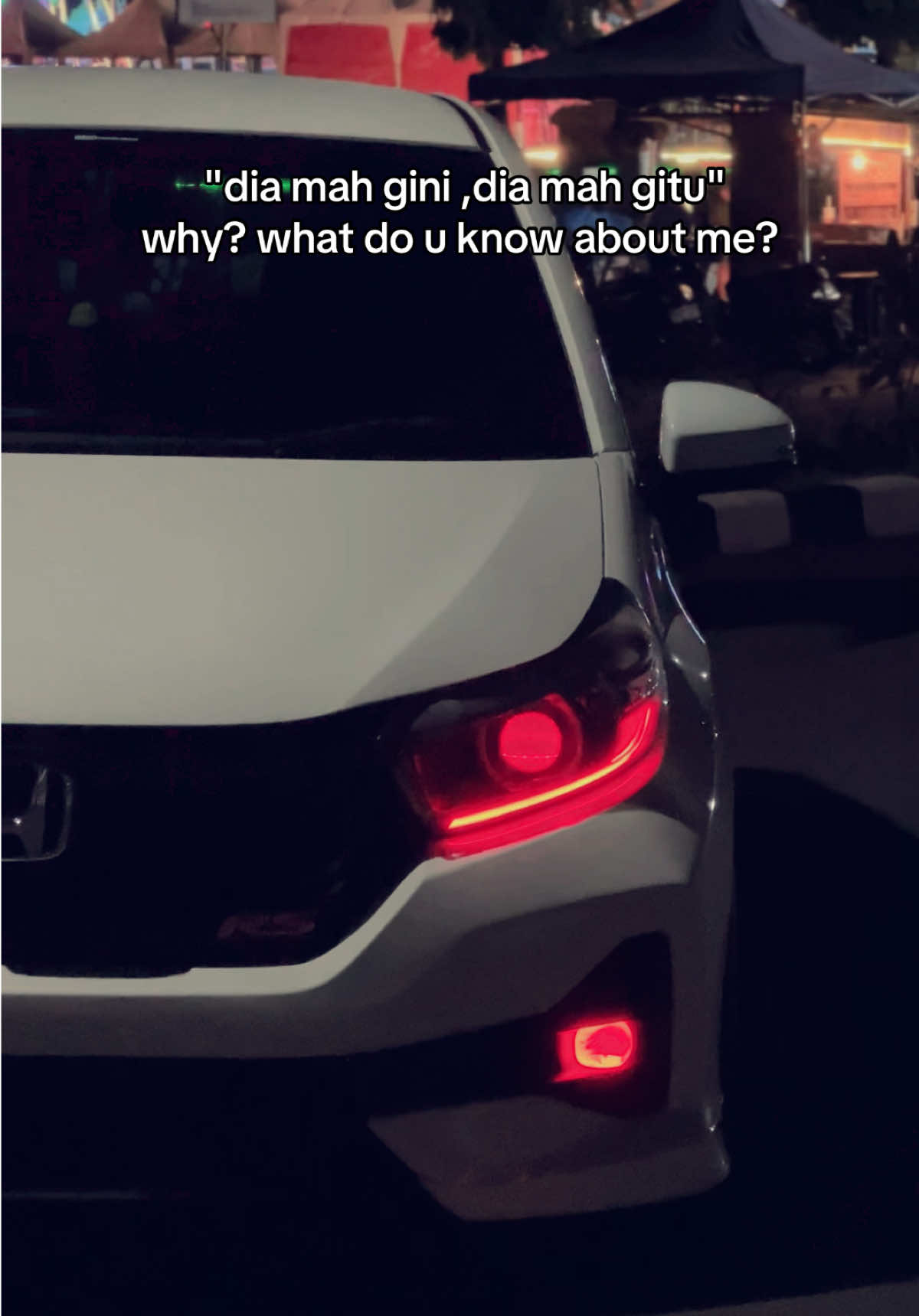 yee kenal deket aja enggak. 