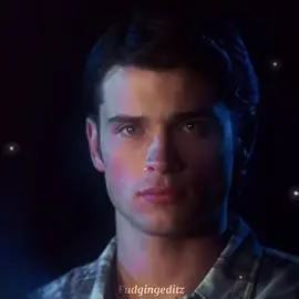 He’s so lana del rey🤭 #clarkkent #smallville #clarkkentedit #tomwelling #blowthisup 