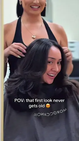 The spin reveal is everything! Who else lives for this moment? 💇‍♀️ #HairTransformation #longlayers #BouncyBlowout #LayeredCut #faceframinglayers Book your appointment and let’s create your dream look! 💕