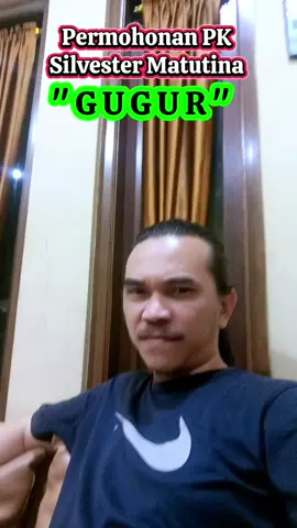 Majelis hakim pengadilan negeri Jakarta selatan menggugurkan permohonan Peninjauan Kembali (PK) Silvester Matutina, dimana dua kali tidak menghadiri persidangan dalam permohonan PK.  surat sakit yang diberikan oleh kuasa hukum Silvester tidak dipertimbangkan oleh majelis hakim, karena tidak ada diagnosa sakitnya dan tidak ada nama dokter yang menandatangani surat sakit tersebut, sehingga surat yang demikian tidak dapat diterima sebagai alasan tidak menghadiri persidangan, dan majelis hakim mengambil sikap menggugurkan permohonan PK Silvester Matutina #pengadilan  #jakartaselatan  #silvester  #sidangpk  #advokat 