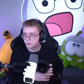 Как отец с ребёнком | Twitch: drakeoffc #дрейк #дрейктвич #дрейк24 #drakeoffc #мазеллов #mazellovvv #mzlff #тошаt2x2 #t2x2 #twitch #твич #89sqd #89сквад #kussia #завертинвсюсериювывез #миса #кошкамиса 